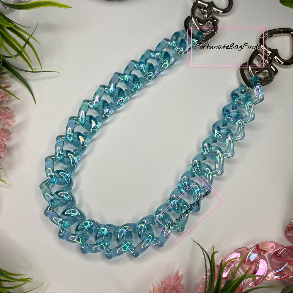 Triple Hearts Resin Bag Chain Strap Aqua Blue Rainbow Iridescent Strap - Picture 7 of 10